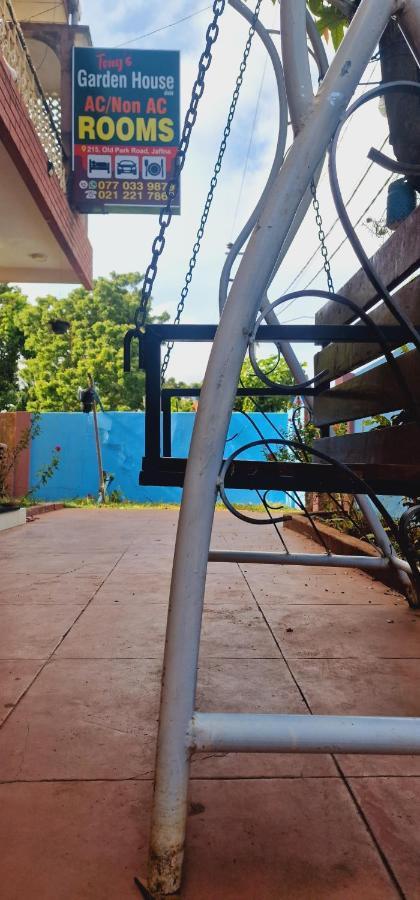 Tony'S Garden House Back Packers Inn Jaffna Exterior foto