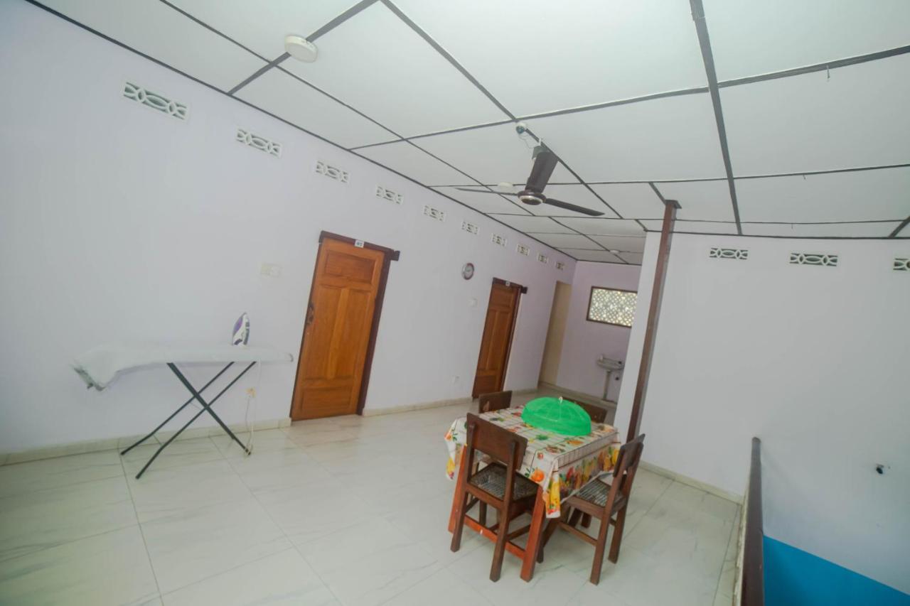 Tony'S Garden House Back Packers Inn Jaffna Exterior foto
