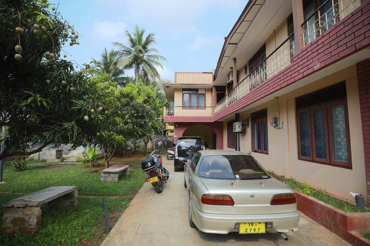 Tony'S Garden House Back Packers Inn Jaffna Exterior foto