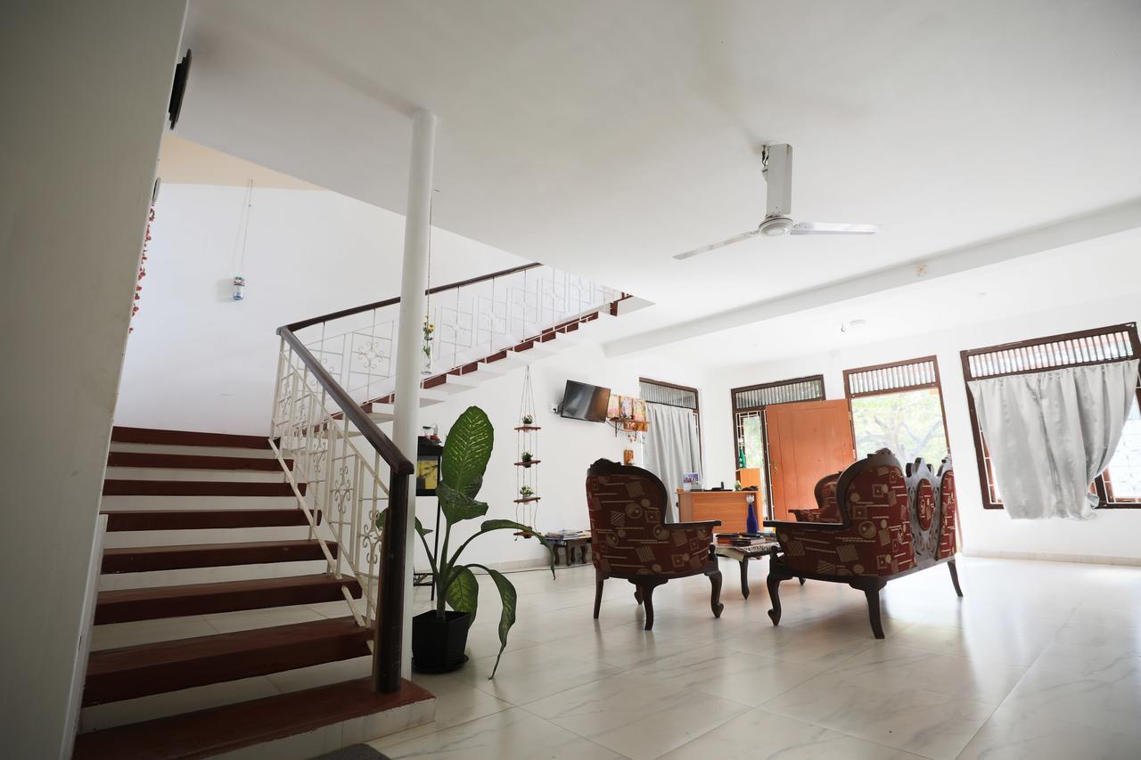 Tony'S Garden House Back Packers Inn Jaffna Exterior foto